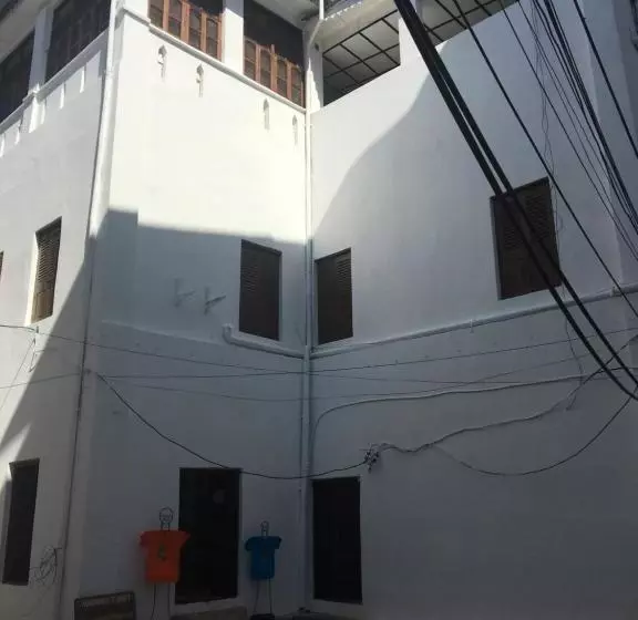 هتل Stone Town Sea View