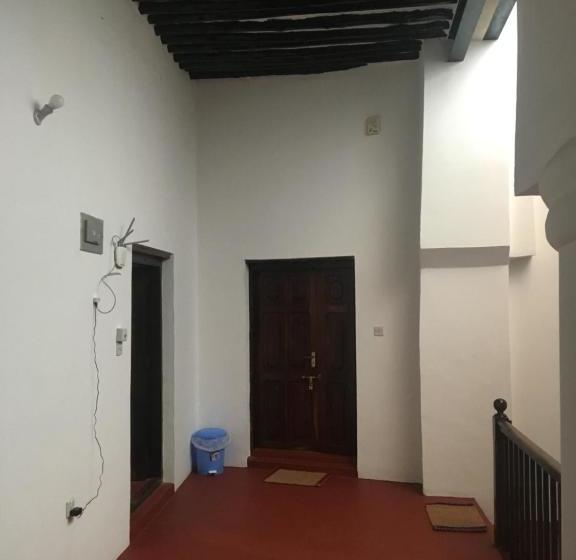 هتل Stone Town Sea View