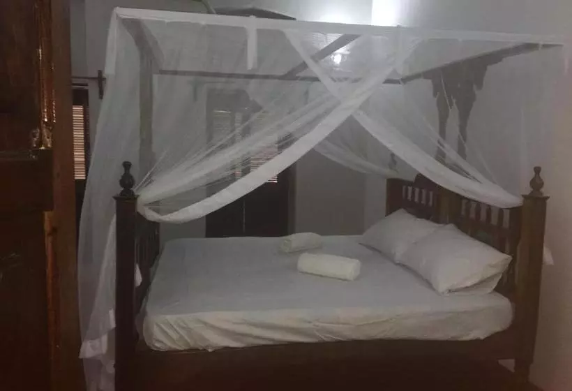 هتل Stone Town Sea View