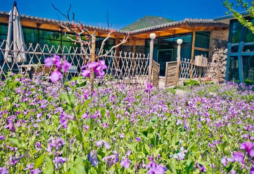 Пансион Beijing Shiguang Greatwall Boutique Inn