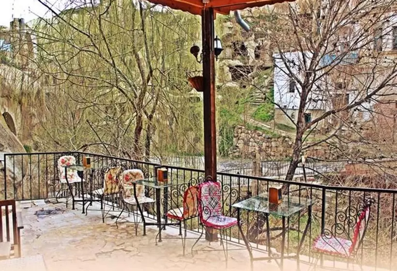 Aamiaismajoitus (B&B) Hilem Cave House