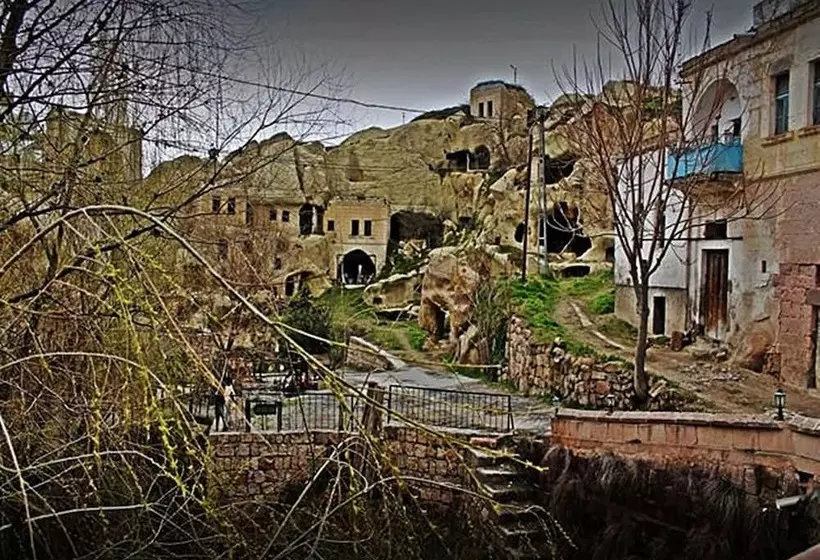 Aamiaismajoitus (B&B) Hilem Cave House