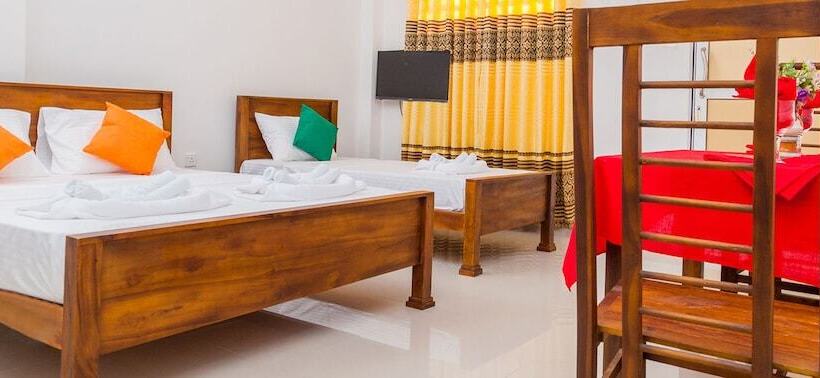 ホテル Crown Plaza Katunayake