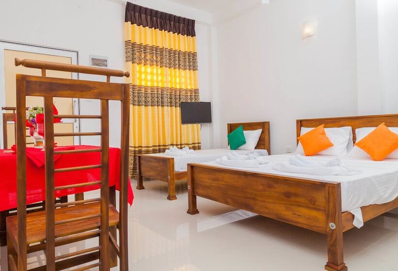 ホテル Crown Plaza Katunayake