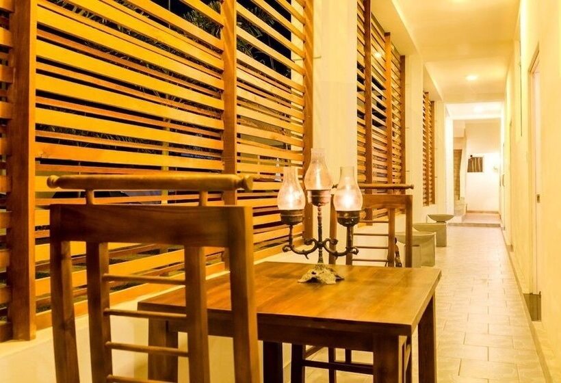 ホテル Crown Plaza Katunayake