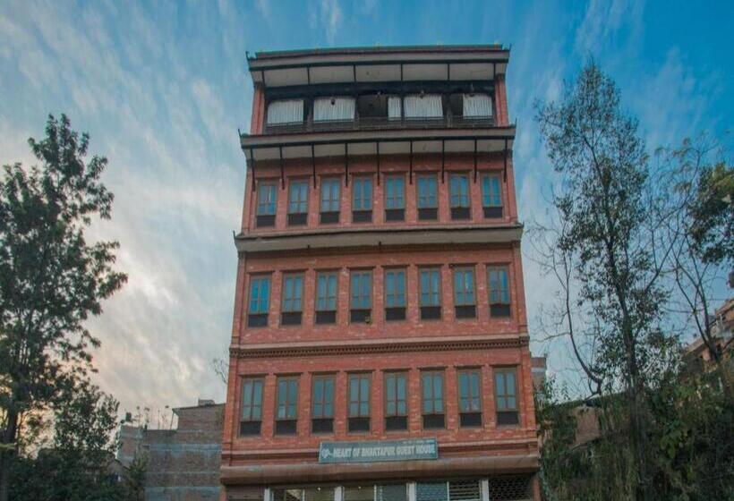 هتل Oyo 258 Heart Of Bhaktapur Guest House