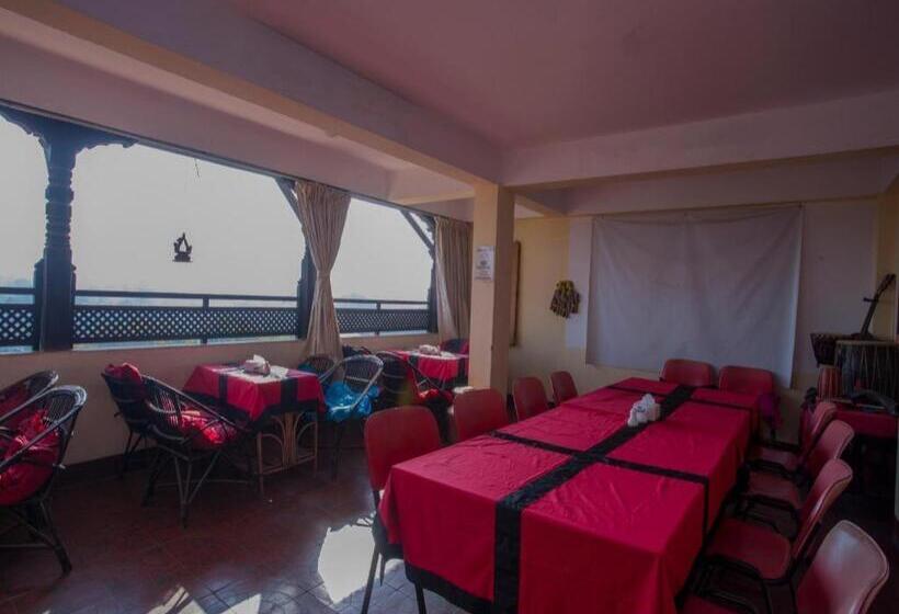 هتل Oyo 258 Heart Of Bhaktapur Guest House