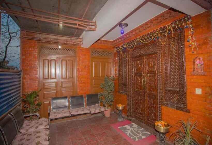 هتل Oyo 258 Heart Of Bhaktapur Guest House