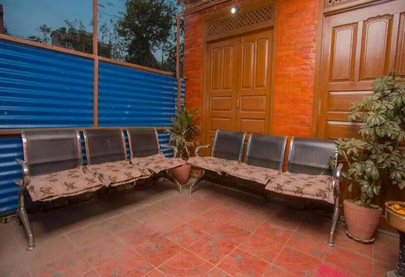 هتل Oyo 258 Heart Of Bhaktapur Guest House