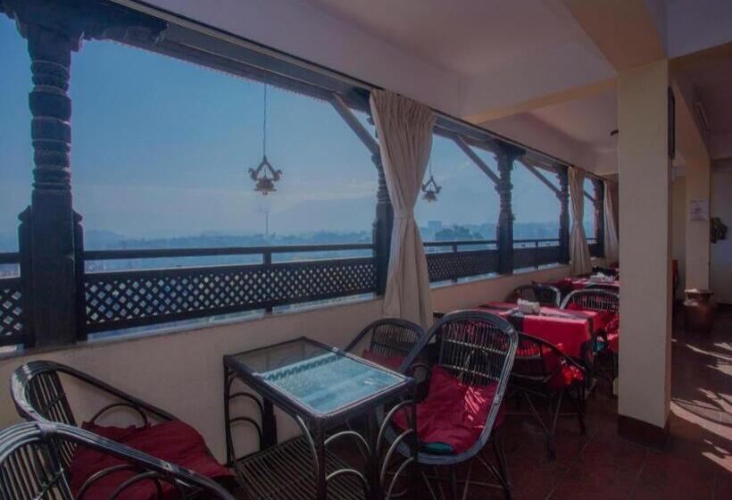 هتل Oyo 258 Heart Of Bhaktapur Guest House