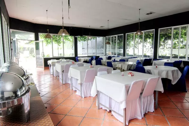 هتل Popi Pondok Pisang