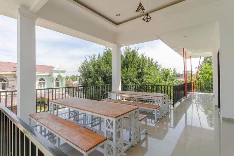 בית מלון כפרי Reddoorz Premium @ Setiabudi Medan