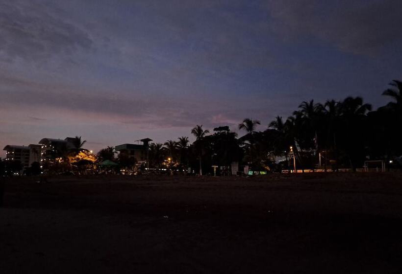 هتل Tropical Garden