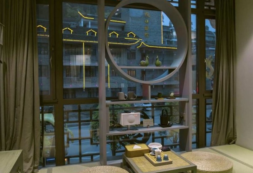 Floral Hotel Fenghuang Molan Riverview