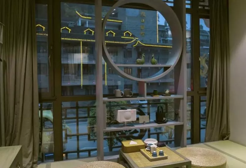 Floral Hotel Fenghuang Molan Riverview