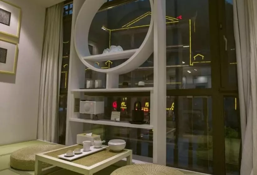 Floral Hotel Fenghuang Molan Riverview