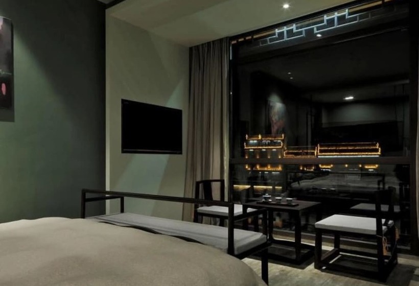 Floral Hotel Fenghuang Molan Riverview