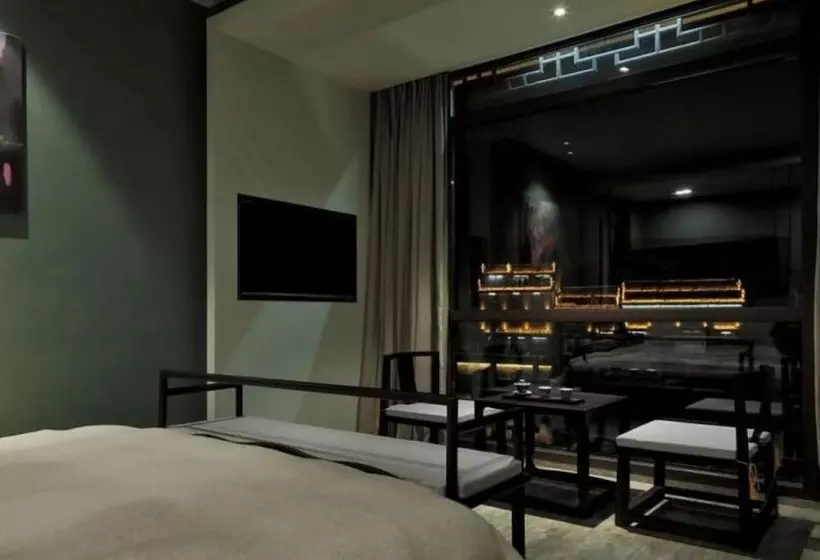 Floral Hotel Fenghuang Molan Riverview