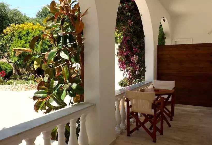 Galini Beach Studios And Penthouse