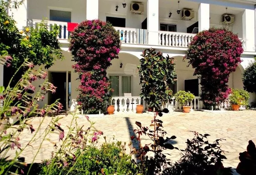 Galini Beach Studios And Penthouse