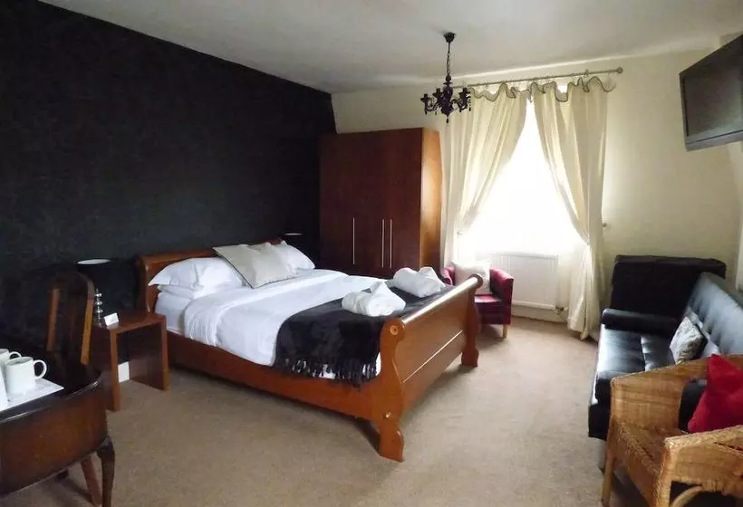 Hostelli Ravenous Beastie