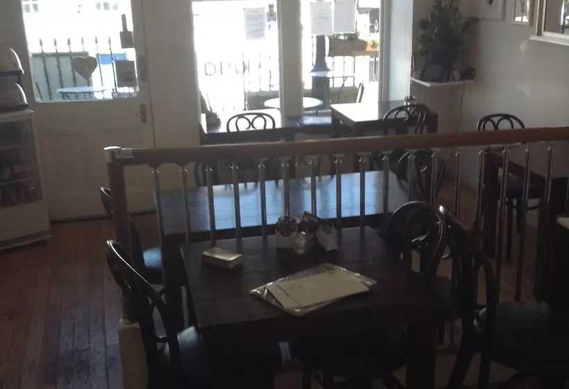 Hostelli Ravenous Beastie