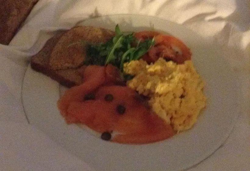 Hostelli Ravenous Beastie