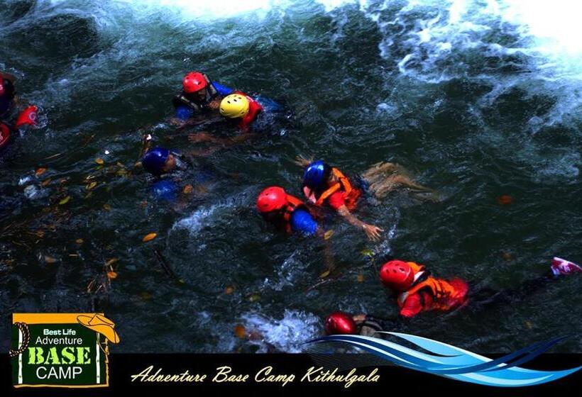 בית מלון כפרי Vrk Adventure Base Camp