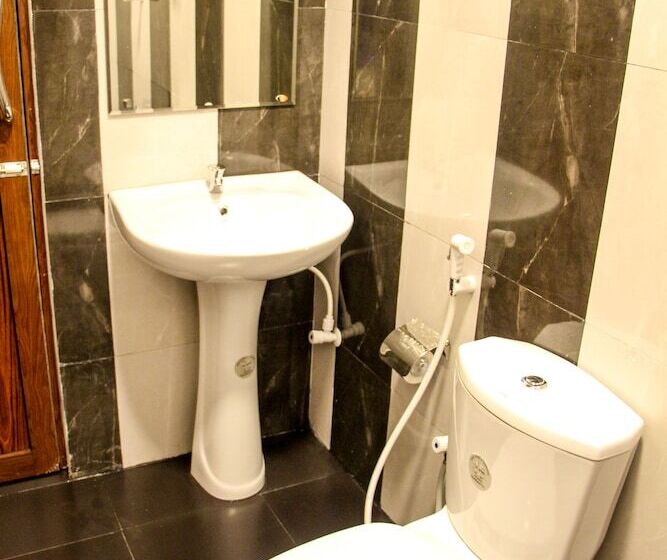 בית מלון כפרי Vrk Adventure Base Camp