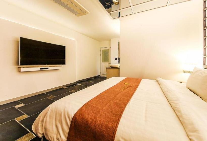 בית מלון כפרי Dubai