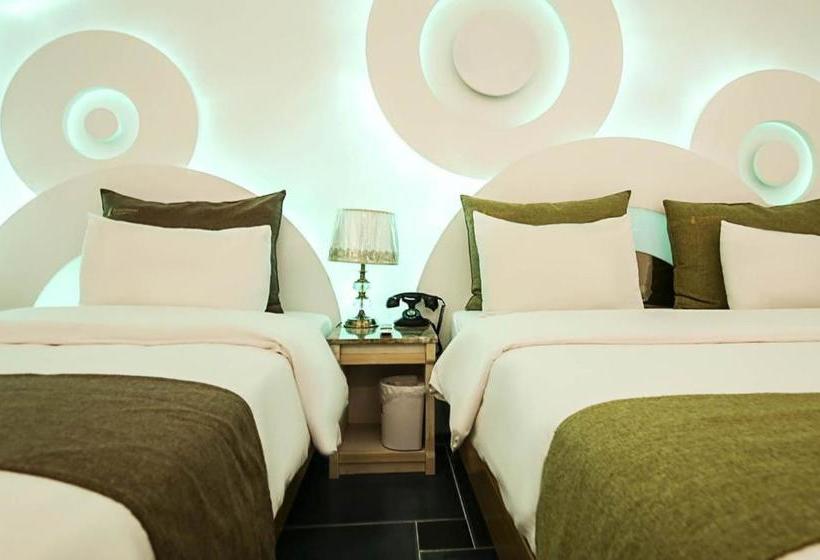 בית מלון כפרי Dubai