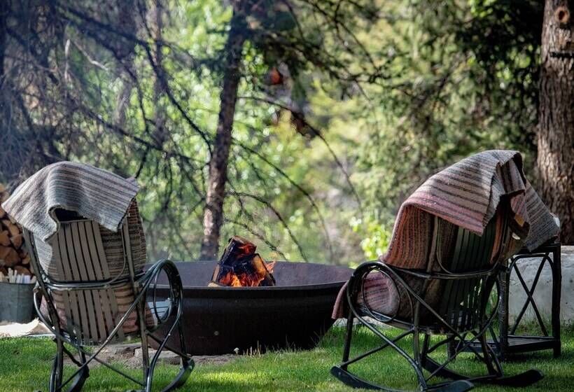 호텔 Eleven Taylor River Lodge