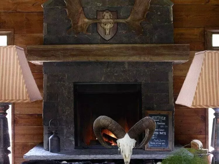 Hotelli Eleven Taylor River Lodge