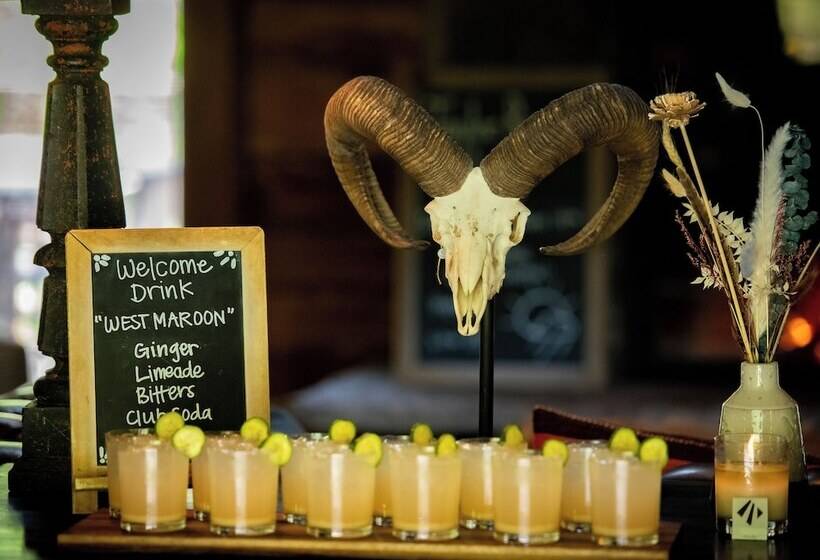 호텔 Eleven Taylor River Lodge