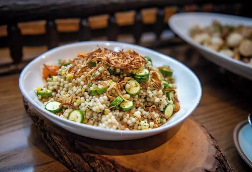 Hotelli Eleven Taylor River Lodge