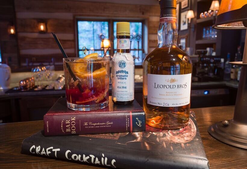 호텔 Eleven Taylor River Lodge