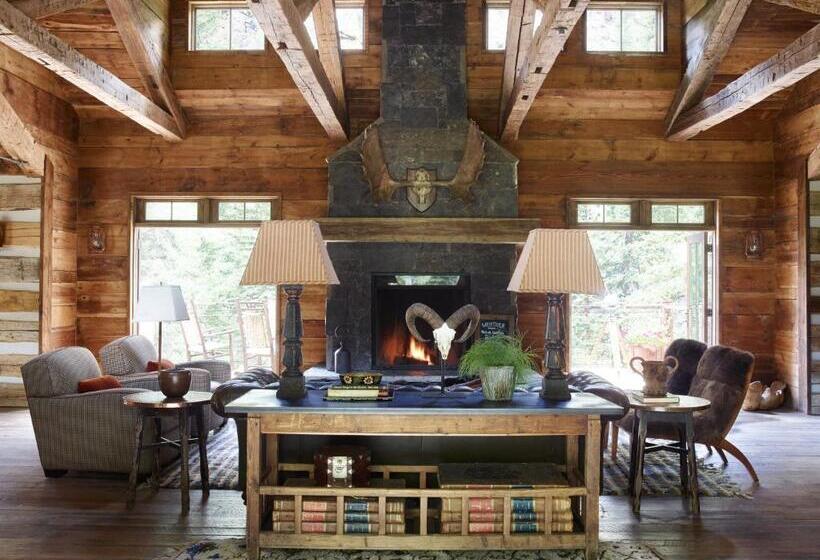 호텔 Eleven Taylor River Lodge