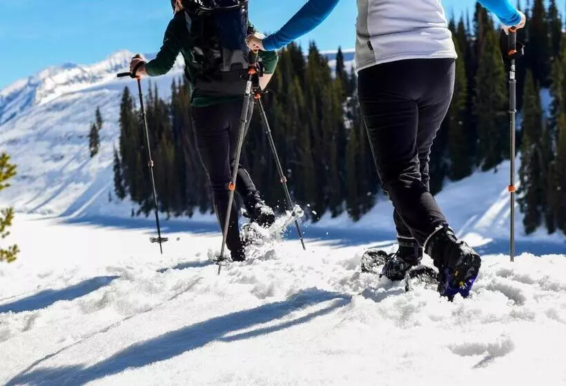 Hotelli Eleven Taylor River Lodge