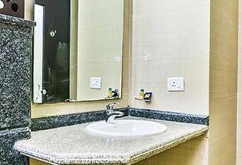 Fabhotel Rallkmas Cyber City