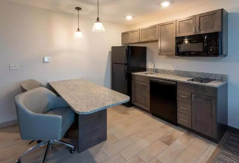 Grandstay Hotel & Suites Rock Valley