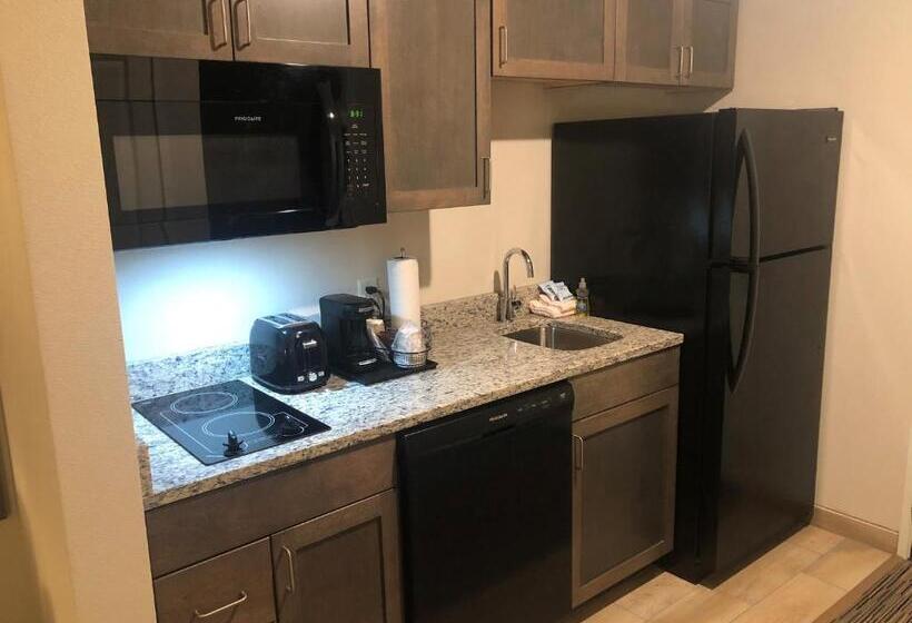 Grandstay Hotel & Suites Rock Valley