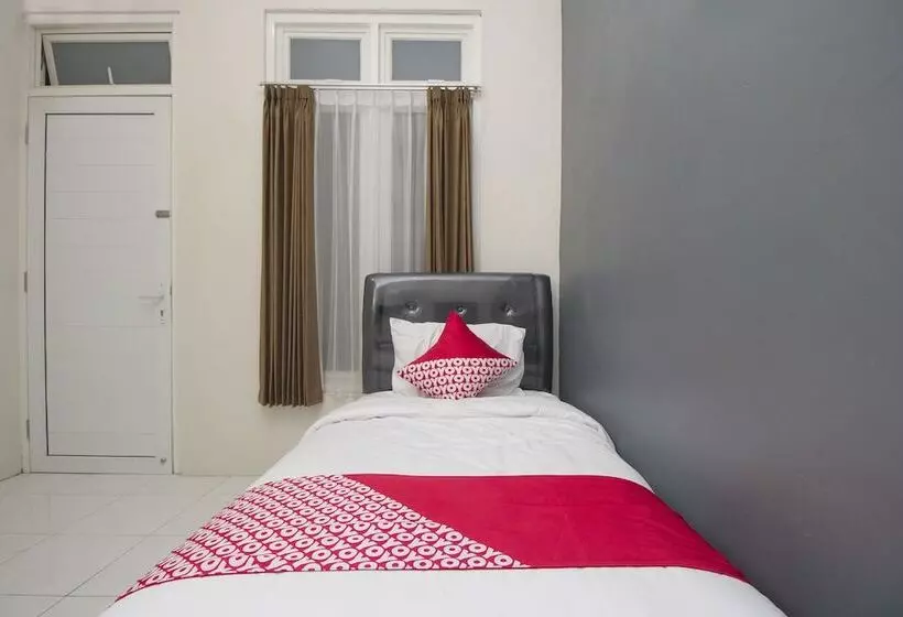 Hotelli Irooms Homestay By Oyo Rooms