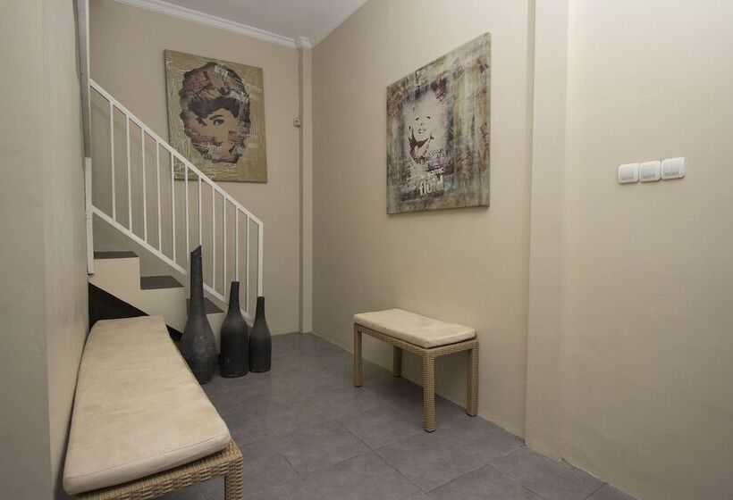 Hotel Irooms Homestay By Oyo Rooms