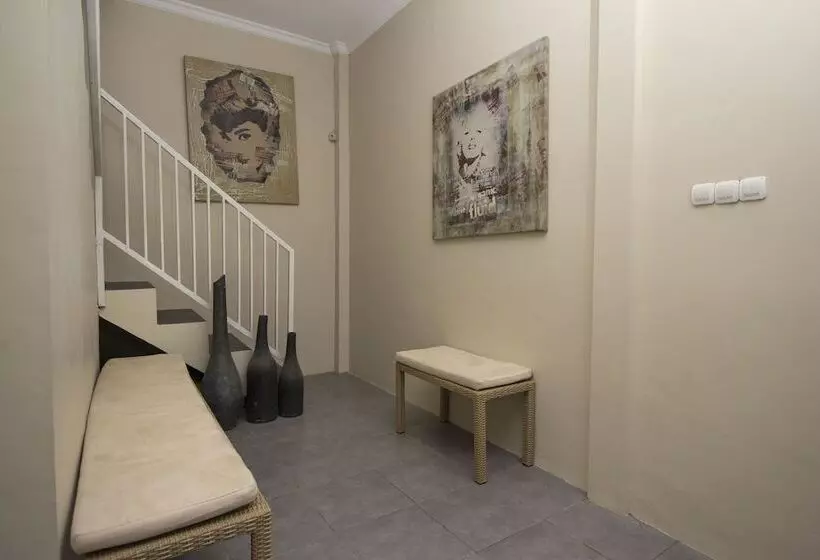 Hotelli Irooms Homestay By Oyo Rooms
