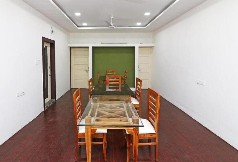 هتل Oyo 18966 Canal Inn