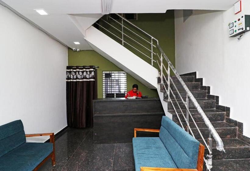 هتل Oyo 18966 Canal Inn