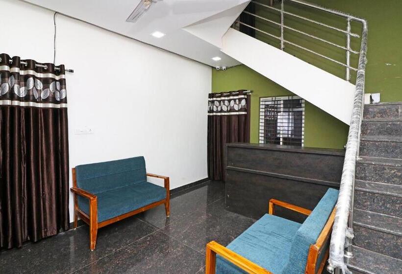 هتل Oyo 18966 Canal Inn