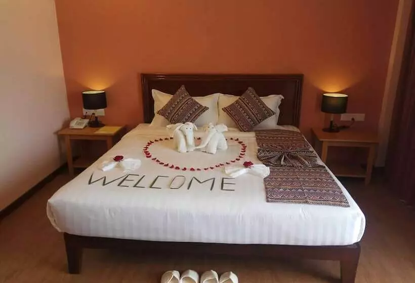 Peach Hotel Inle