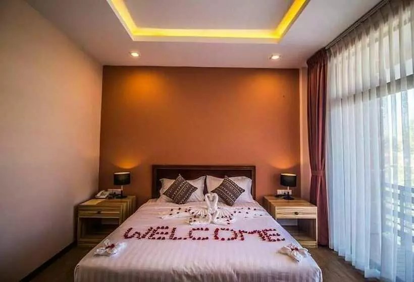 Peach Hotel Inle