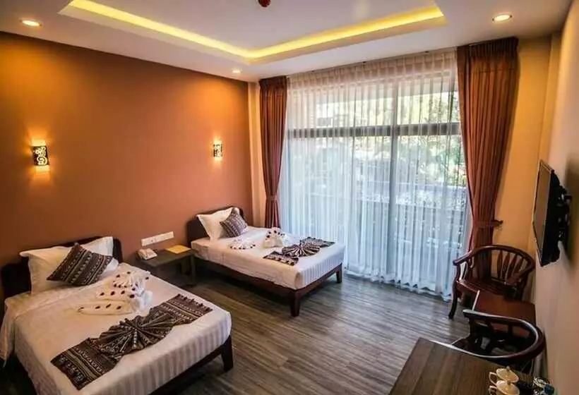 Peach Hotel Inle